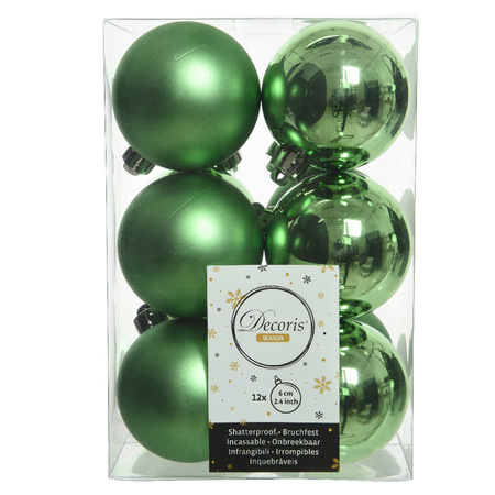 28x pcs plastic christmas baubles green 4 and 6 cm