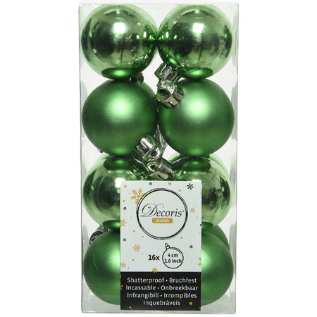 28x pcs plastic christmas baubles green 4 and 6 cm