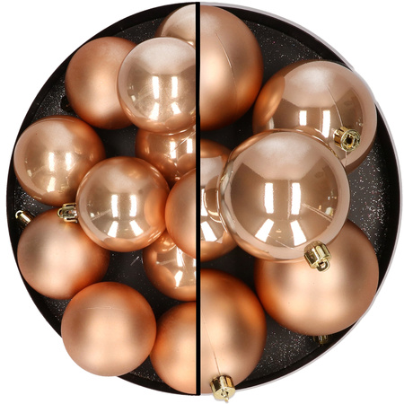 18x stuks kunststof kerstballen lichtbruin 6 en 8 cm