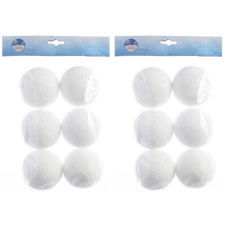 24x Witte sneeuwballen/sneeuwbollen 8 cm