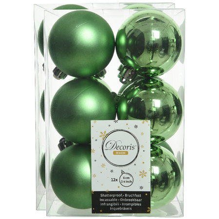24x Plastic christmas baubles mistletoe green 6 cm mix