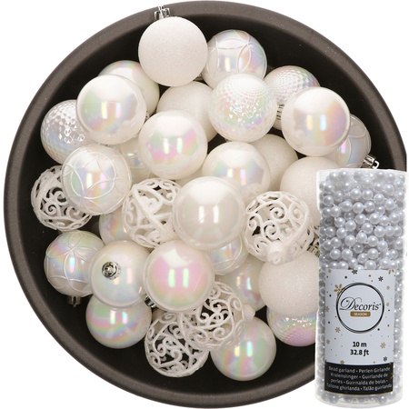 37x stuks kunststof kerstballen 6 cm inclusief kralenslinger parelmoer wit