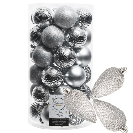 43x stuks kunststof kerstballen en dennenappel ornamenten zilver