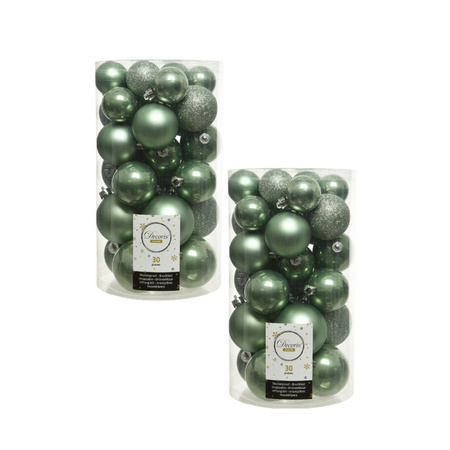 60x Kunststof kerstballen glanzend/mat/glitter salie groen kerstboom versiering/decoratie