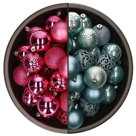 74x stuks kunststof kerstballen mix van ijsblauw en fuchsia roze 6 cm