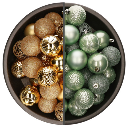 74x stuks kunststof kerstballen mix van mintgroen en goud 6 cm
