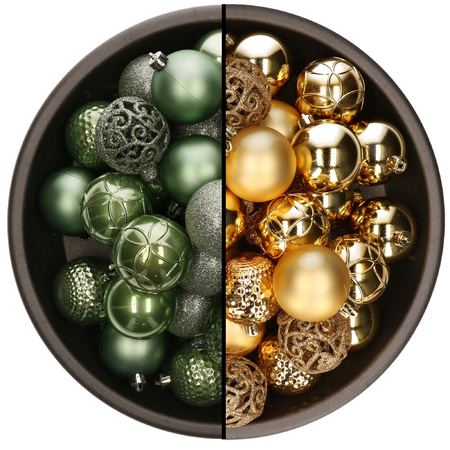 74x stuks kunststof kerstballen mix van salie groen en goud 6 cm