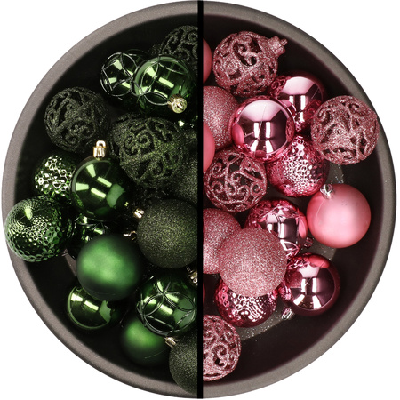 Kunststof kerstballen 74x stuks donkergroen en roze 6 cm