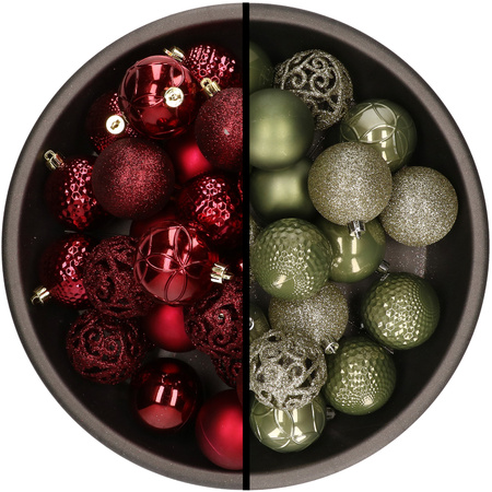 Kunststof kerstballen 74x stuks donkerrood en mos groen 6 cm
